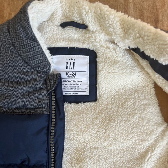 Baby GAP Toddler Vest - Picture 3 of 4